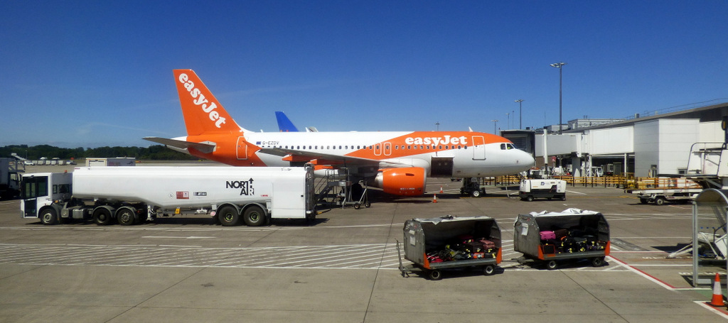 Edinburgh Airport © Thomas Nugent