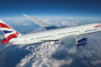 British AIrways Boeing 787 Dreamliner in flight