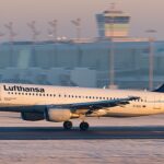 Lufthansa Airbus A320-214 taking off at Munich Airport