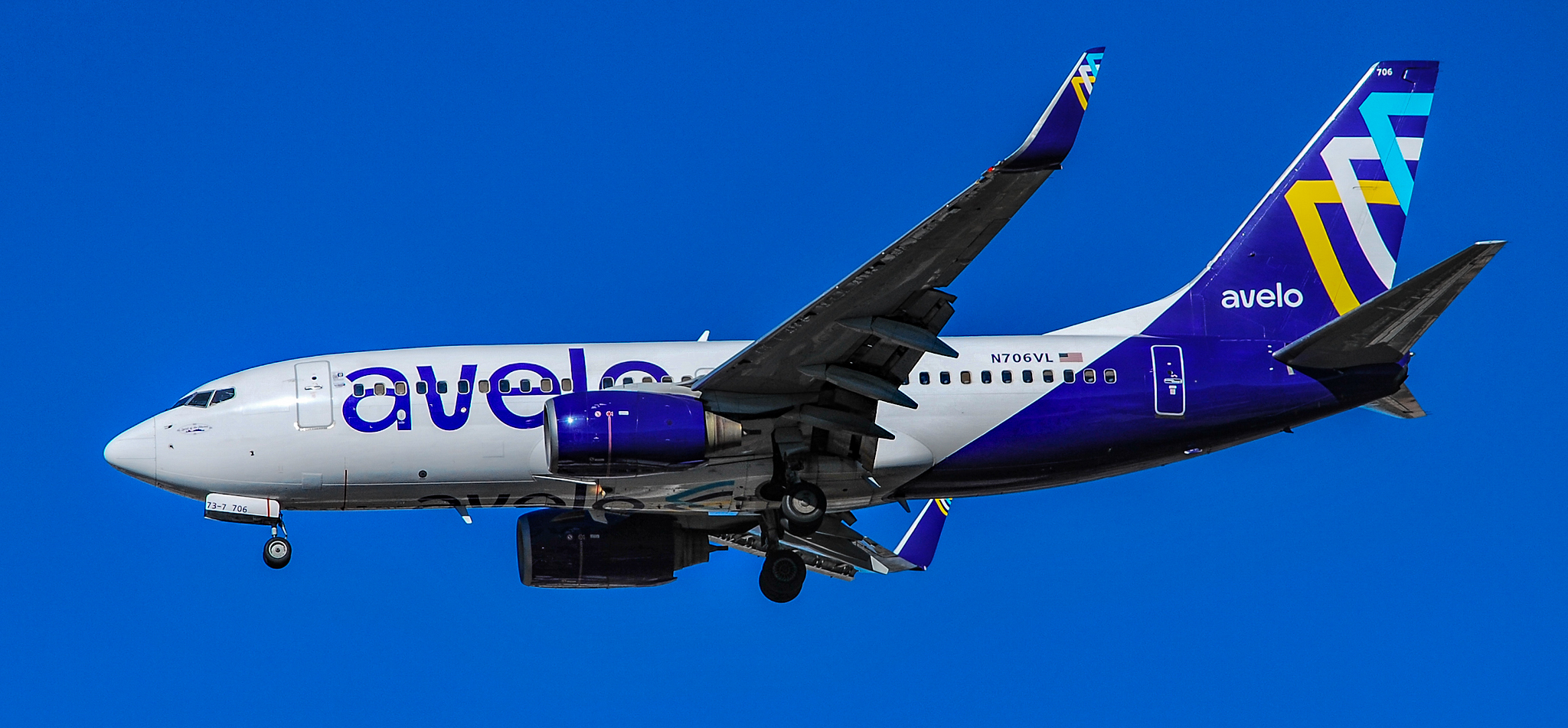 N706VL Avelo Air Boeing 737-752