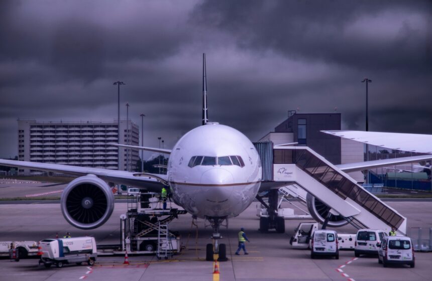 AirlineRatings.com annual report evaluates 320 airlines worldwide