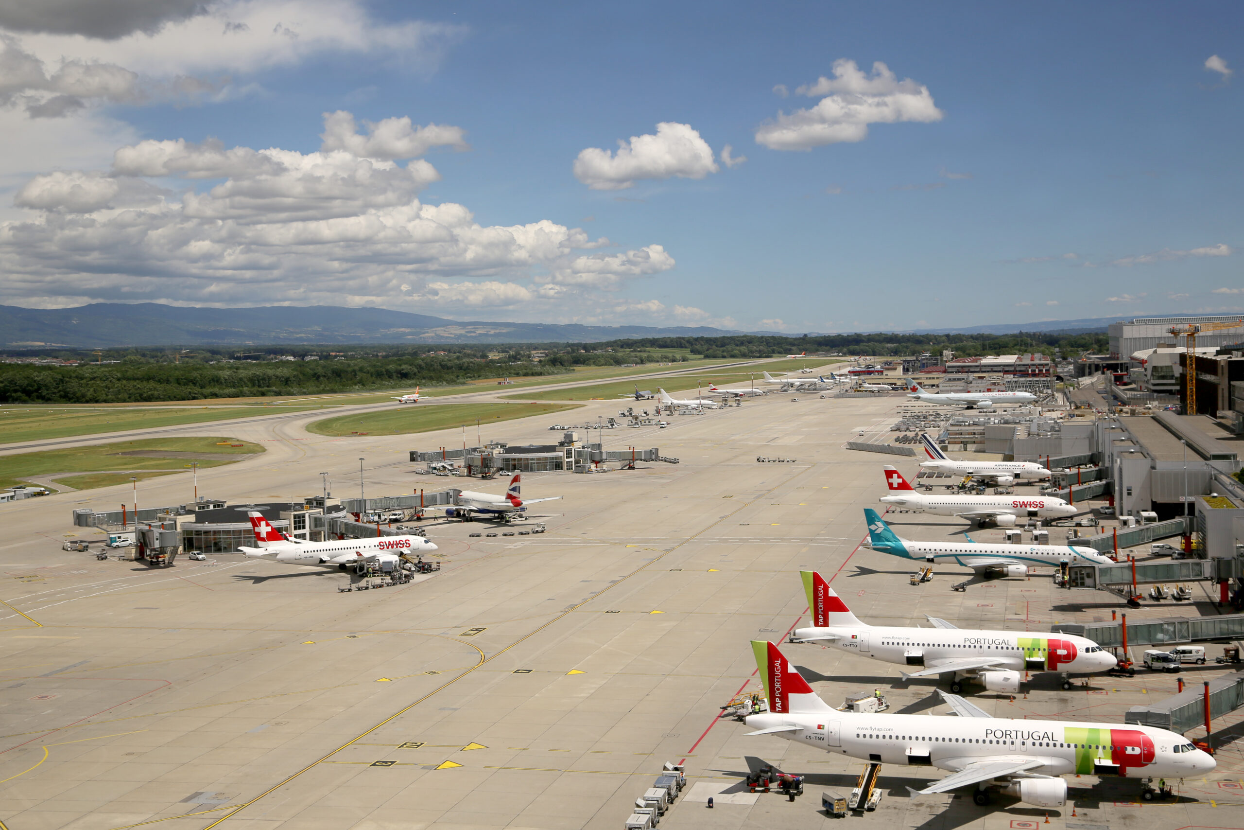 Aircraft on tarmac © Geneva Airport