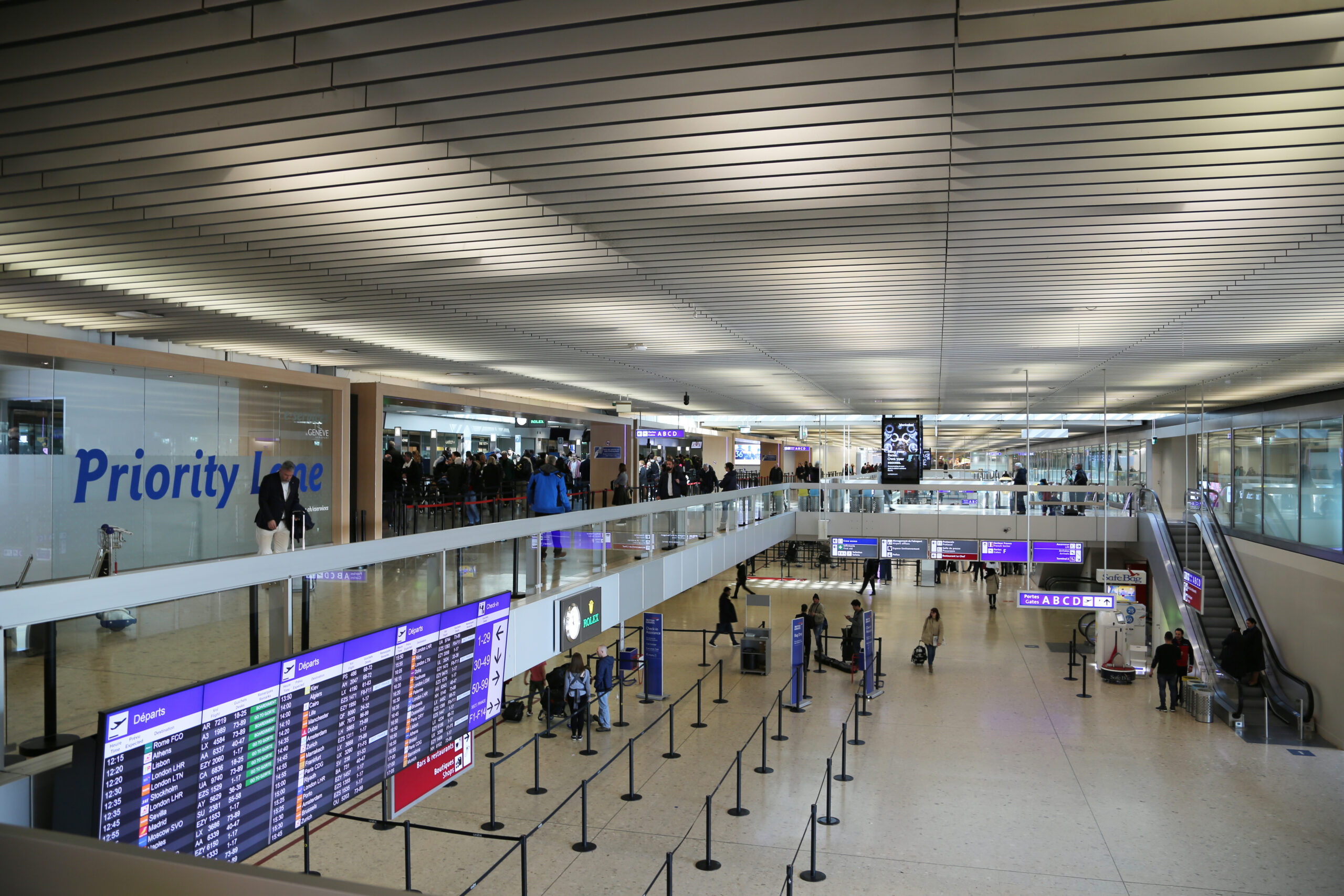 Terminal Hall Logo © Geneva Airport