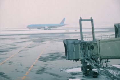 A korean air plane in the snow ©Minku Kang