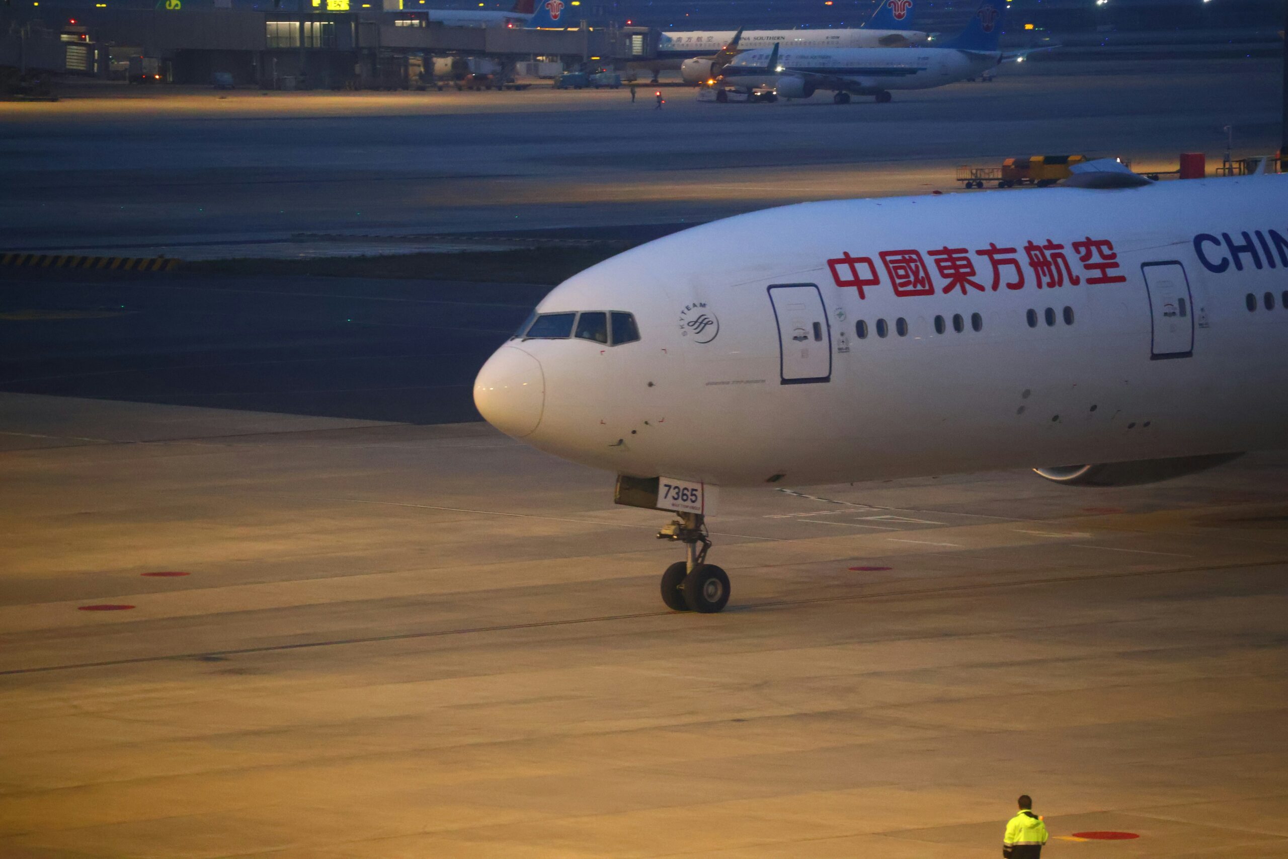 China Eastern Boeing at Night parked