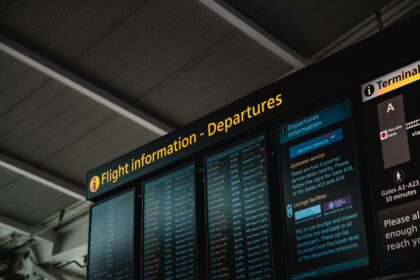 European Air Traffic rose by 3.3% in 2025 summer © Winston Tjia on Unsplash