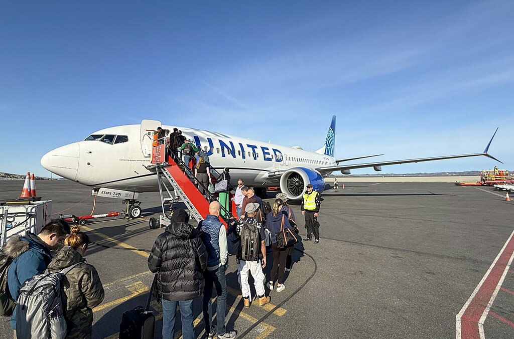passengers boarding in the aircraft 