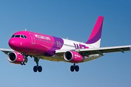 A Wizz Air Airbus A320-200 landing in Gdańsk