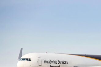 UPS cargo plane crashes near Louisville Airport © UPS Airlines, Spotting Planes