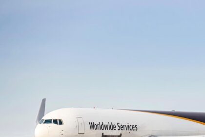 UPS cargo plane crashes near Louisville Airport © UPS Airlines, Spotting Planes