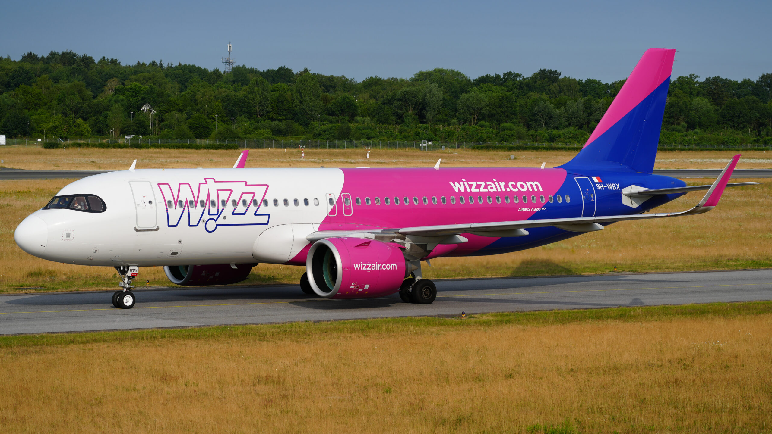 WizzAir Malta Airbus A320neo at Hamburg International Airport