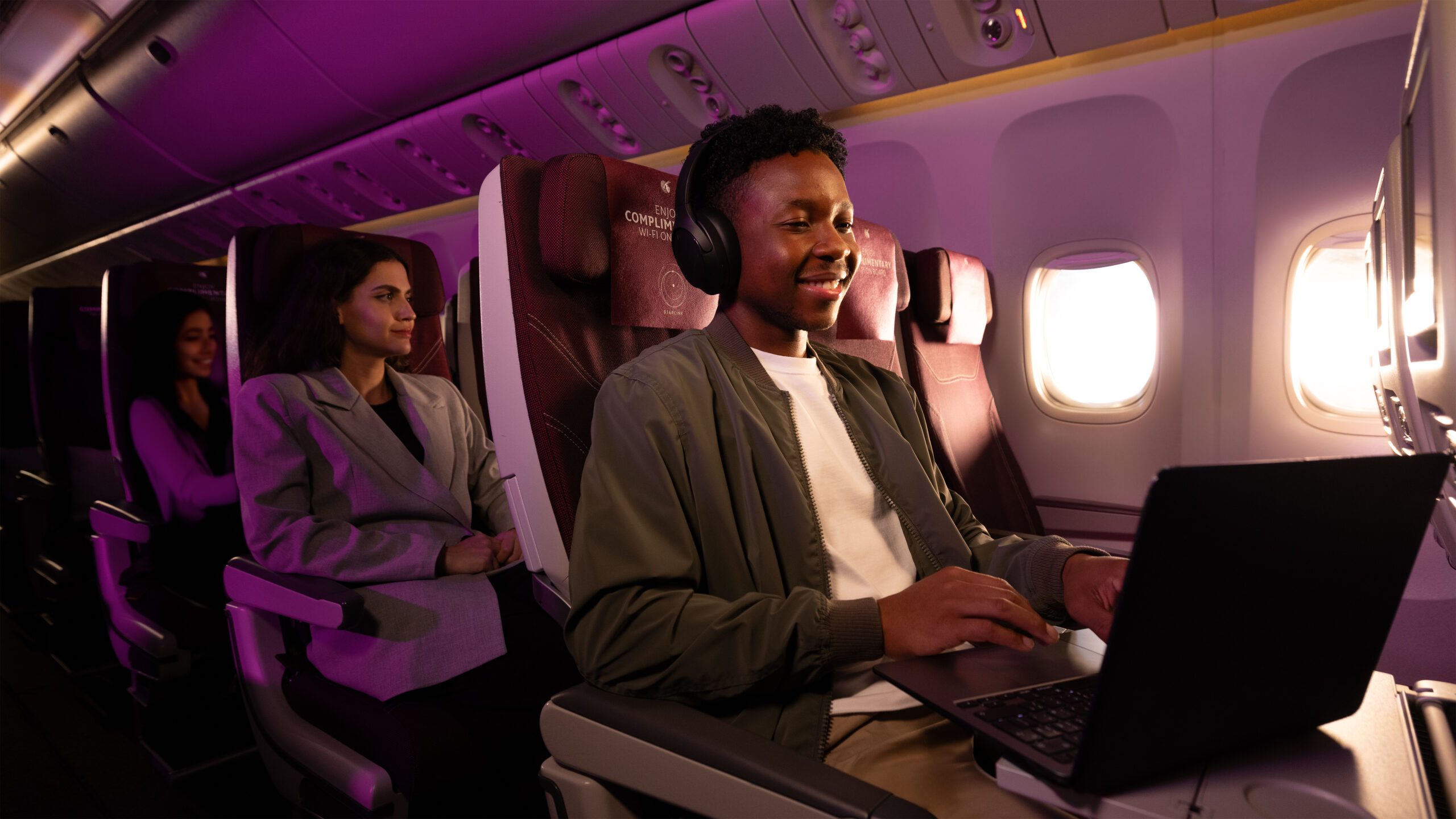 Qatar Airways announces that it will equip over 100 Boeing 777 aircraft with Starlink Wi-fi