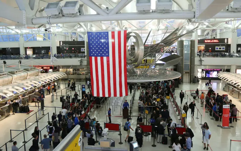 A picture of a busy US airport during Thanksgiving.