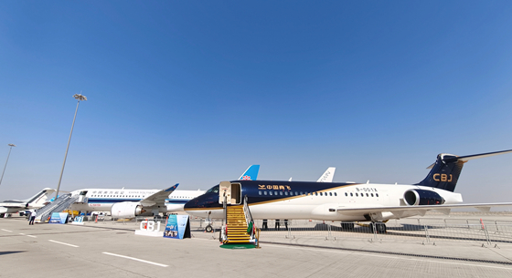 COMAC aircraft exhibition © Comac