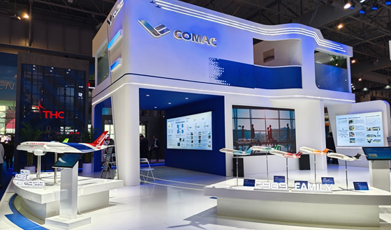 Dubai Airshow 2025 © Comac
