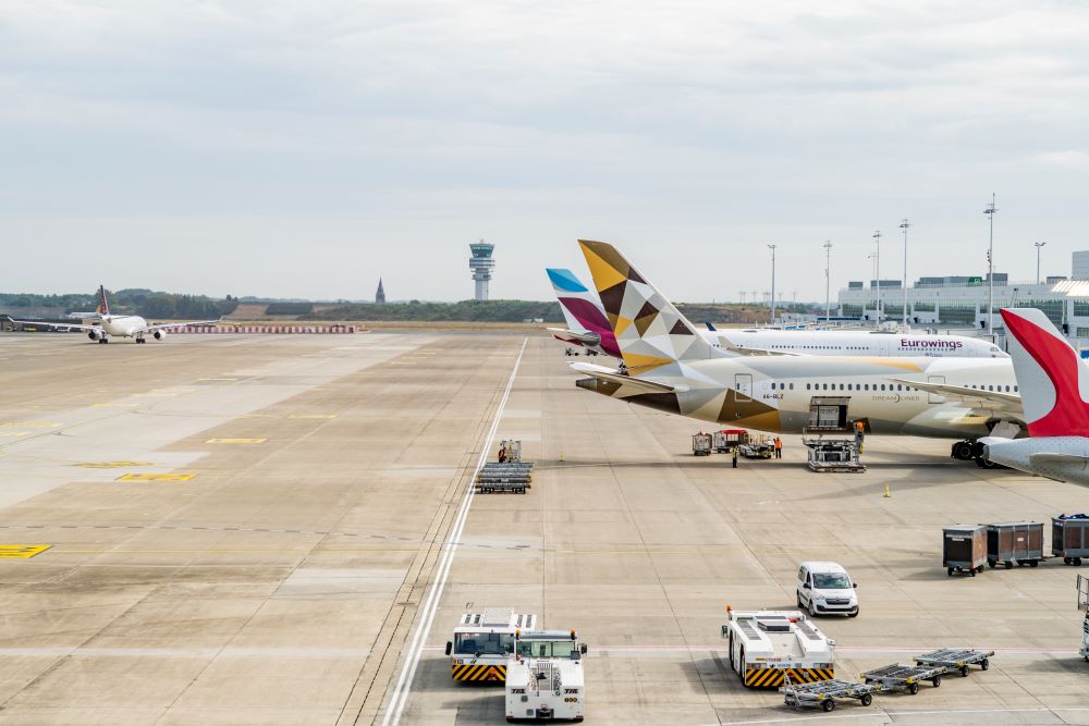 Brussels airport flights grounded