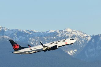 Air Canada 737 MAX 8