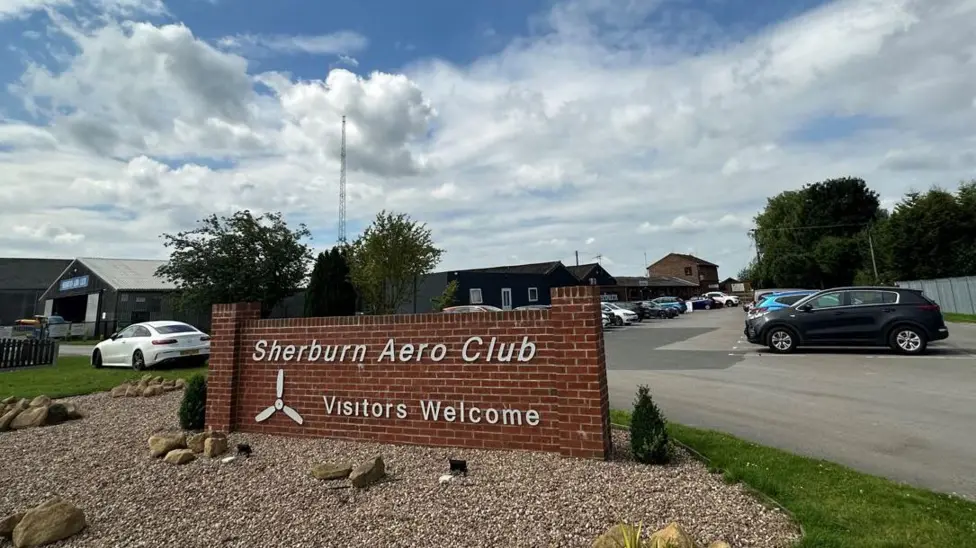 Sherburn Aero Club vistors sign 
