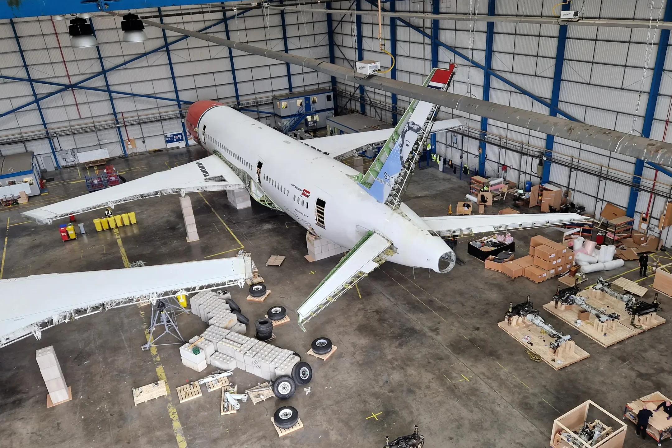 Photo of a aircraft being dismantled by EirTrade aviation 
