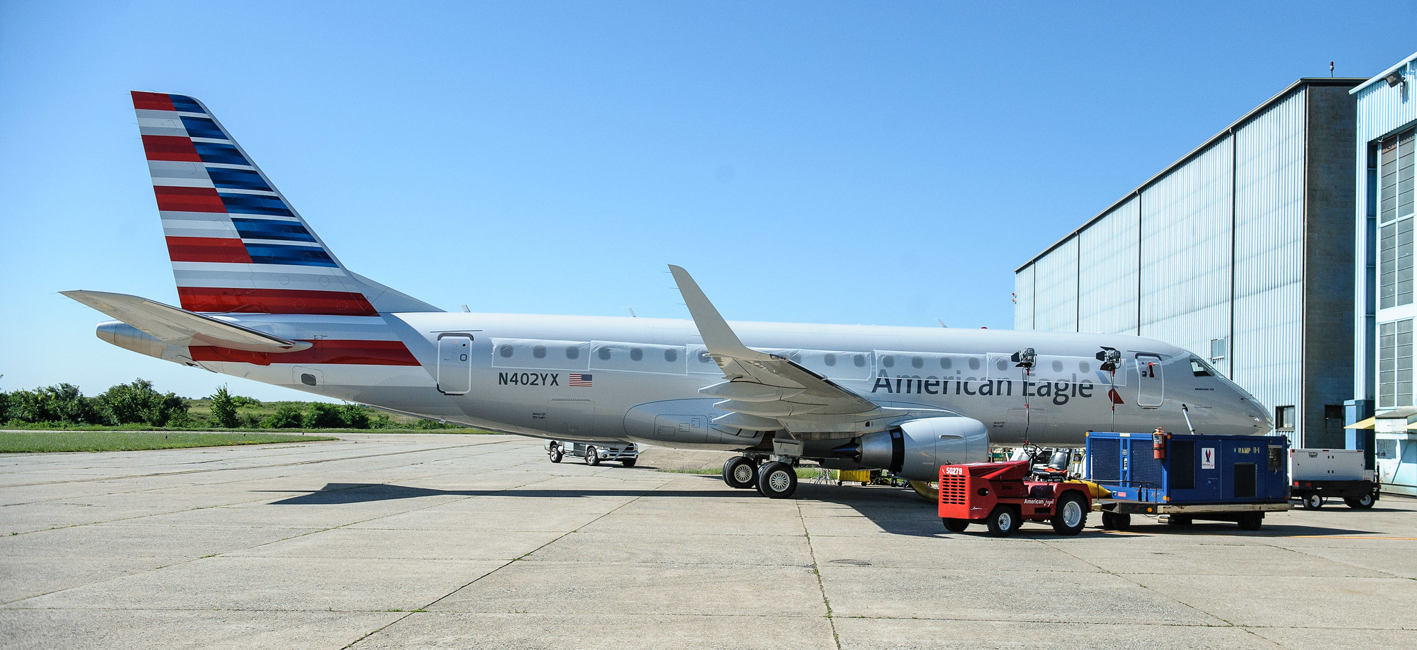 American Airlines Embraer E175 © Pittsburgh International Airport