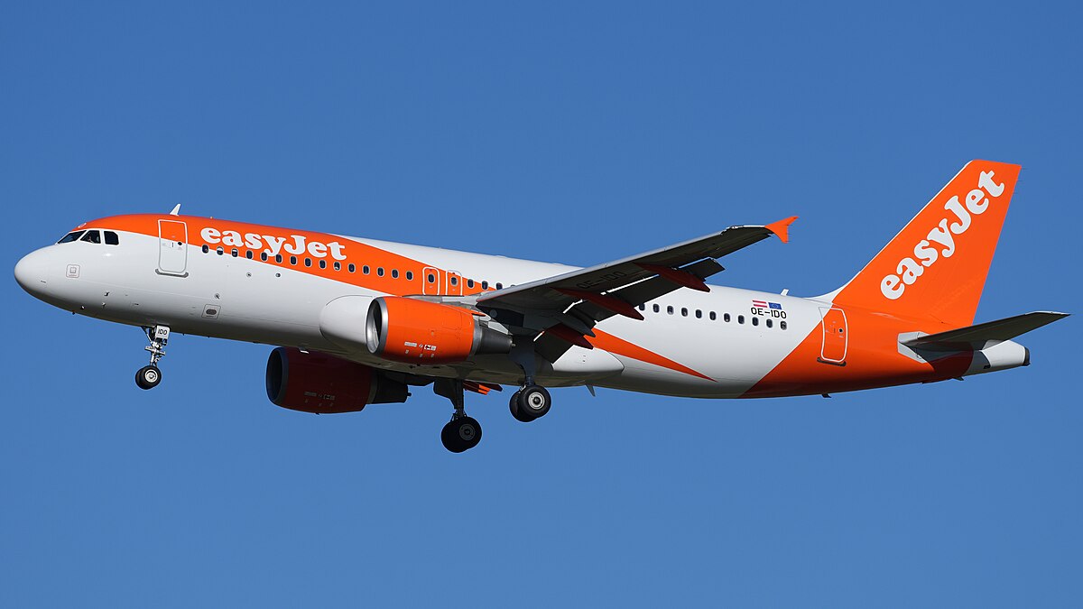 easyJet Airbus A320 in air