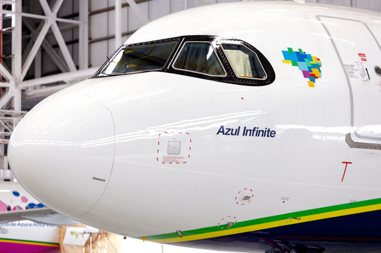 Close up of the Azul Infinite.