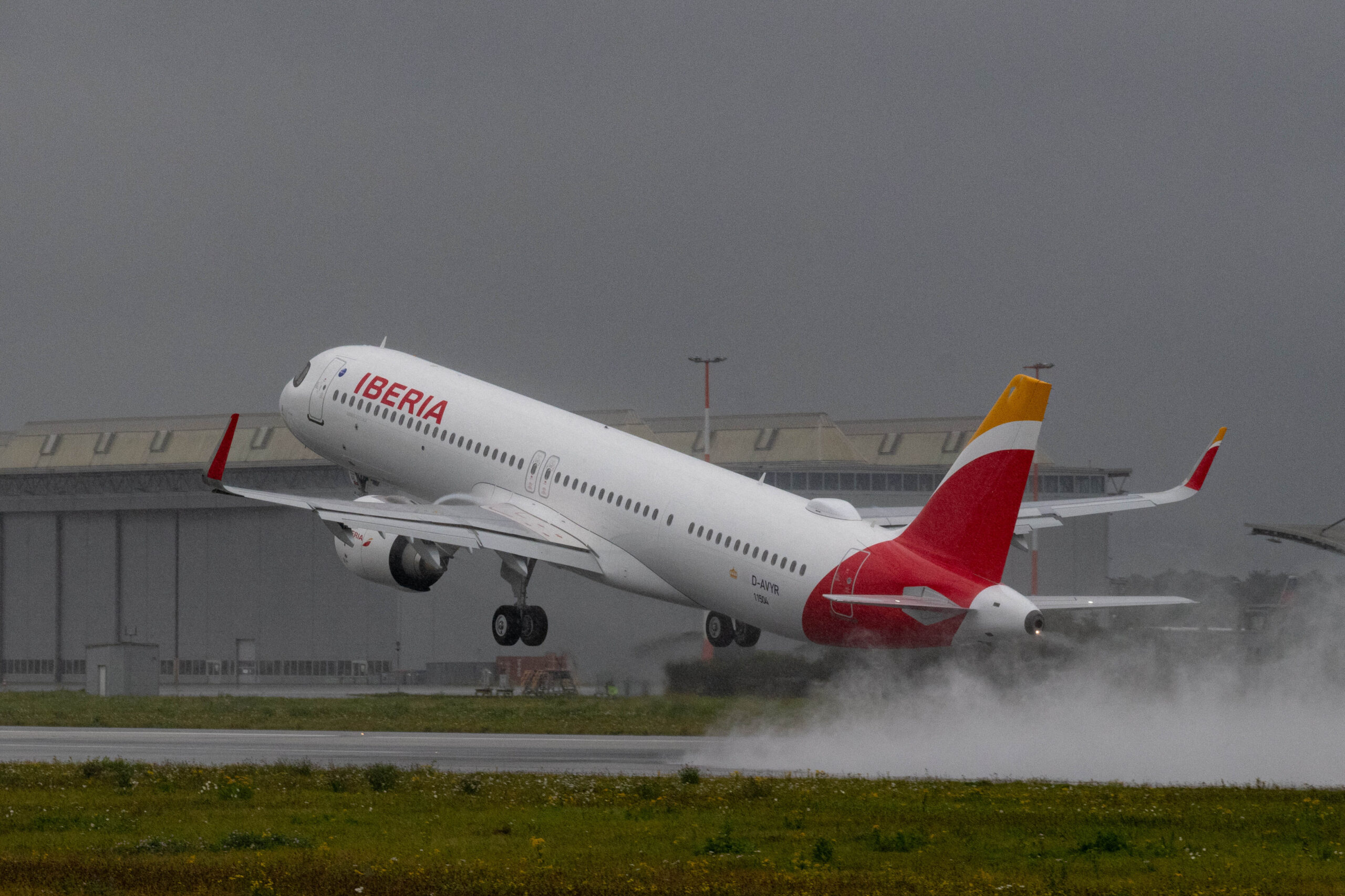 Iberia Airlines A321XLR returns after issue