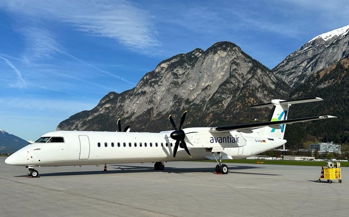 Avanti Air Bombardier DHC-8-402 Dash 8 Q400
