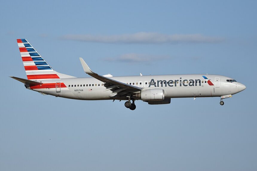 American airlines BOeing 737 aircraft. US mandates 25 hour flight recordings on CVRs