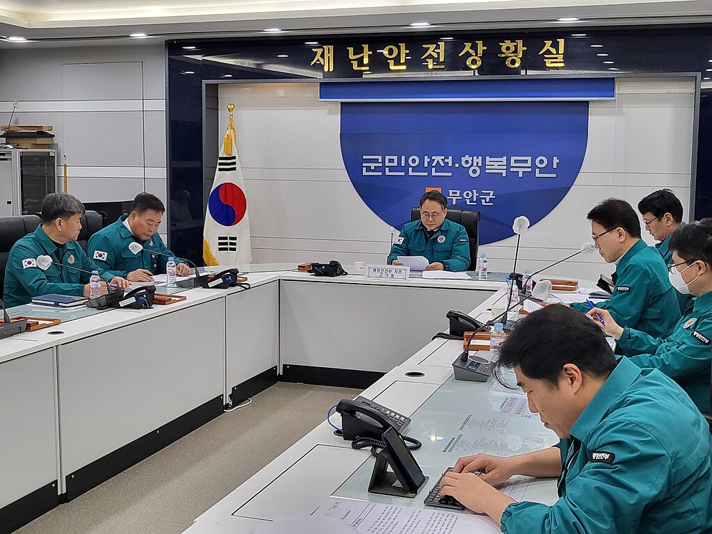 Jeju Air Emergency Operation Centre, south korean flag, officials of Jeju Air