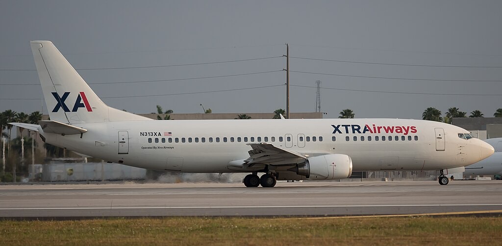 Boeing 737-400 at airways at Miami International