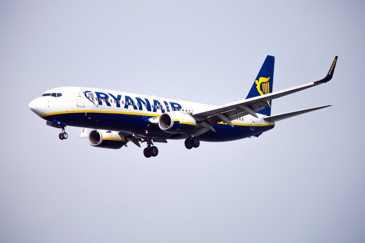 A Ryanair Boeing 737-800 in mid-flight.