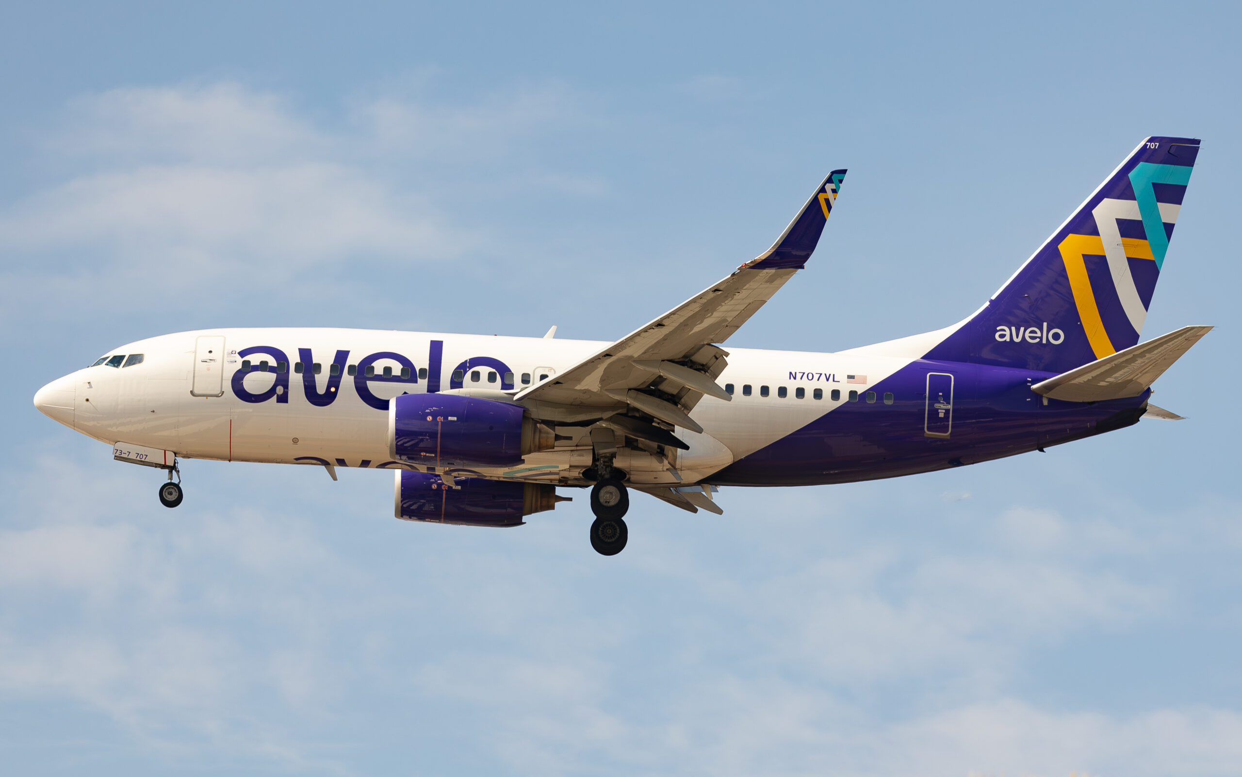 An picture of an Avelo Airlines Boeing aircraft 