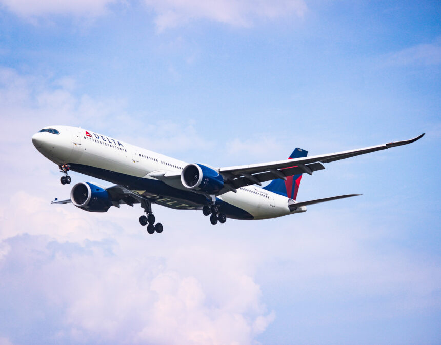 Delta Air Lines aircraft in flight, representing one of the US airlines featured in coverage of US airline stocks 2026 and airline stocks.
