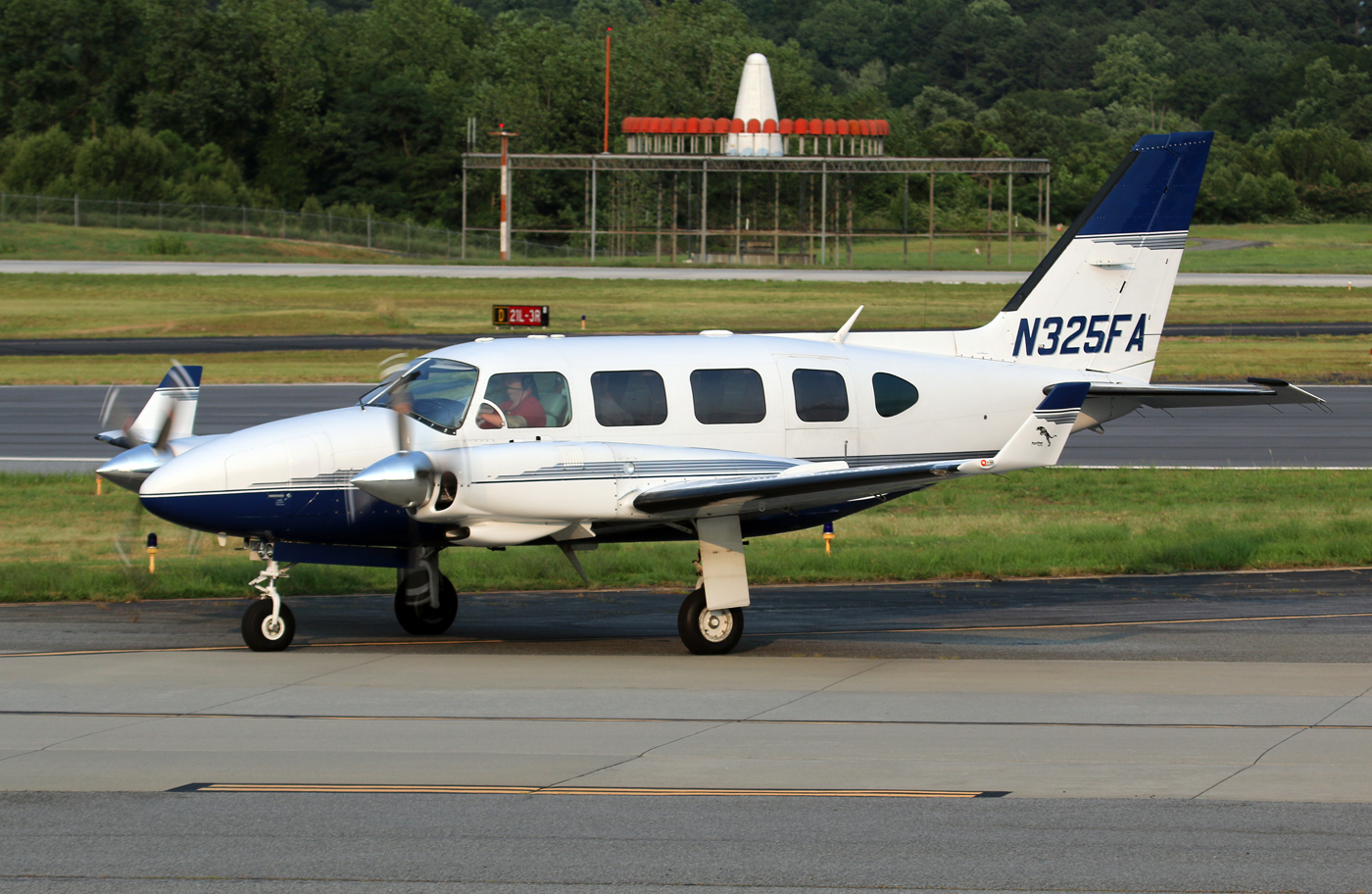 Piper PA-31-325 Navajo photographed in 2015