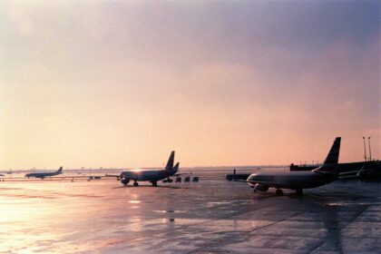 Airplanes in wait