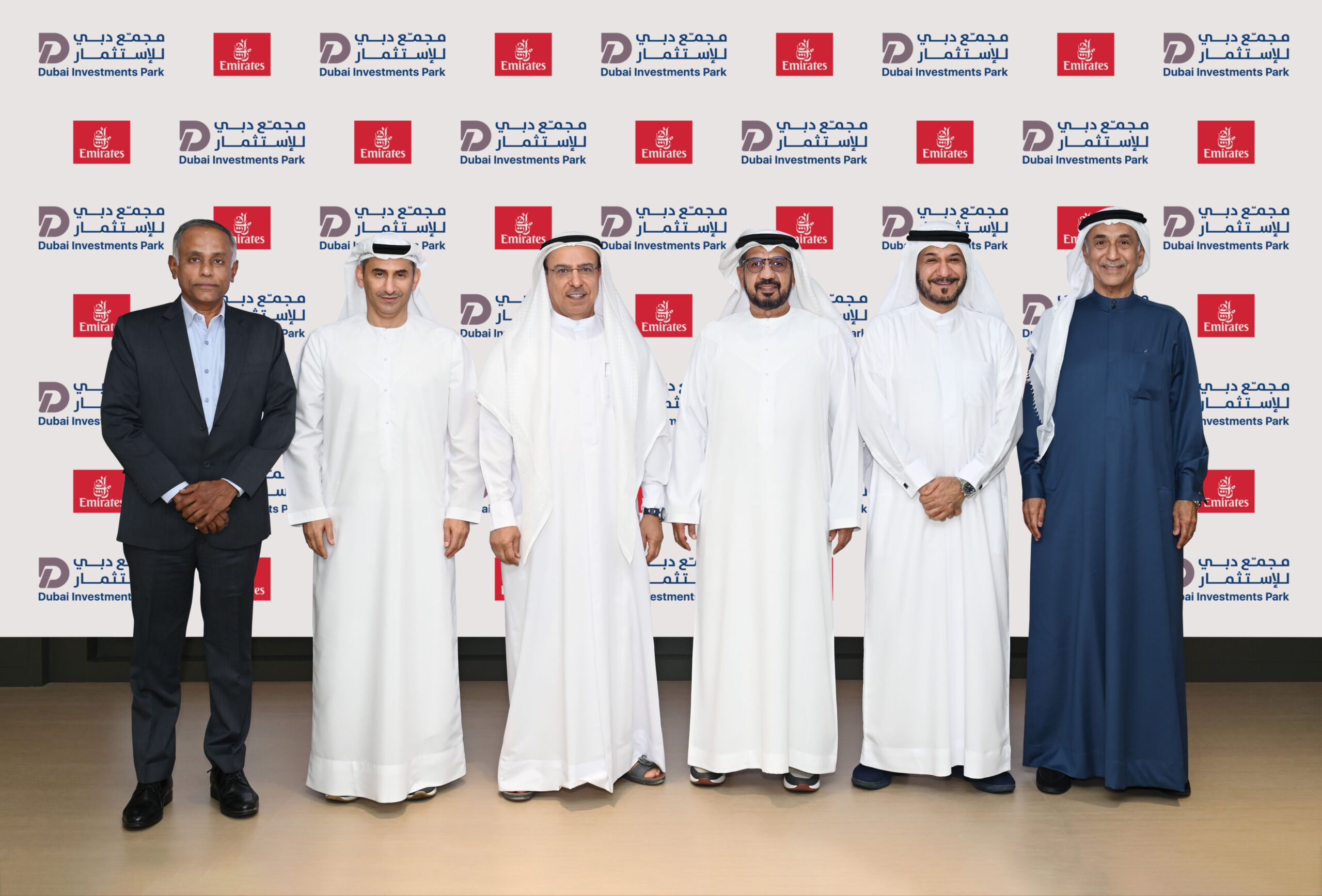 From L-R: Devarajan Srinivasan, Emirates' Senior Vice President, Facilities and Asset Management, Omar Al Mesmar, General Manager, Dubai Investments Park, Khalid Bin Kalban, Vice Chairman & CEO, Dubai Investments, Ali Mubarak Al Soori, Emirates’ Chief Procurement & Facilities Officer, Adel Al Redha, Emirates’ Deputy President and Chief Operating Officer, and Abdulaziz Bin Yagub Al Serkal, CEO Glass LLC, Dubai Investments at the signing of the agreement 