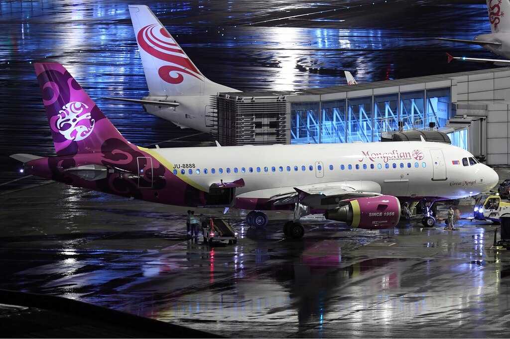 Hunnu Air Airbus A319