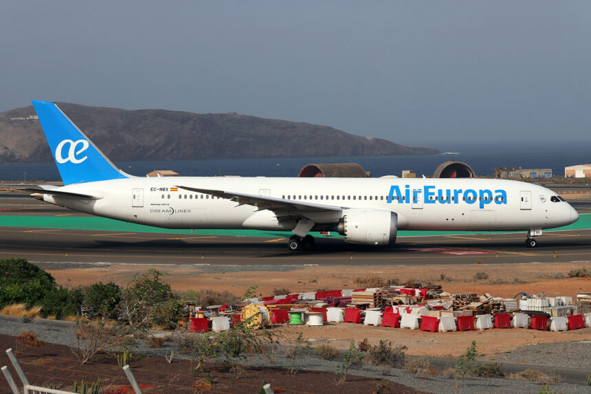 Boeing 787-9 Dreamliner at Gran Canaria Airport.