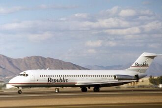 Plane at PHX 1985