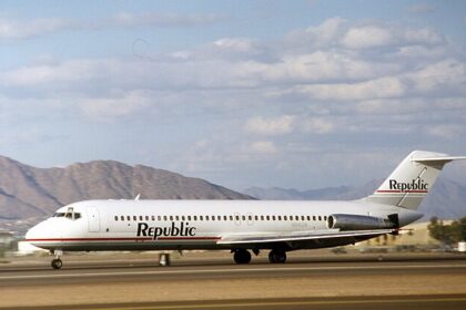 Plane at PHX 1985