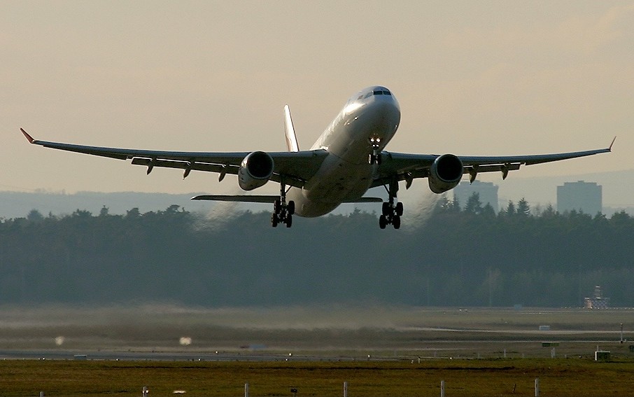 Airbus A330-243, SriLankan Airlines