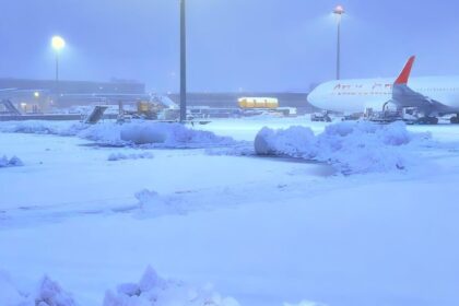 This image shows that the airport is filled with heavy snowfall