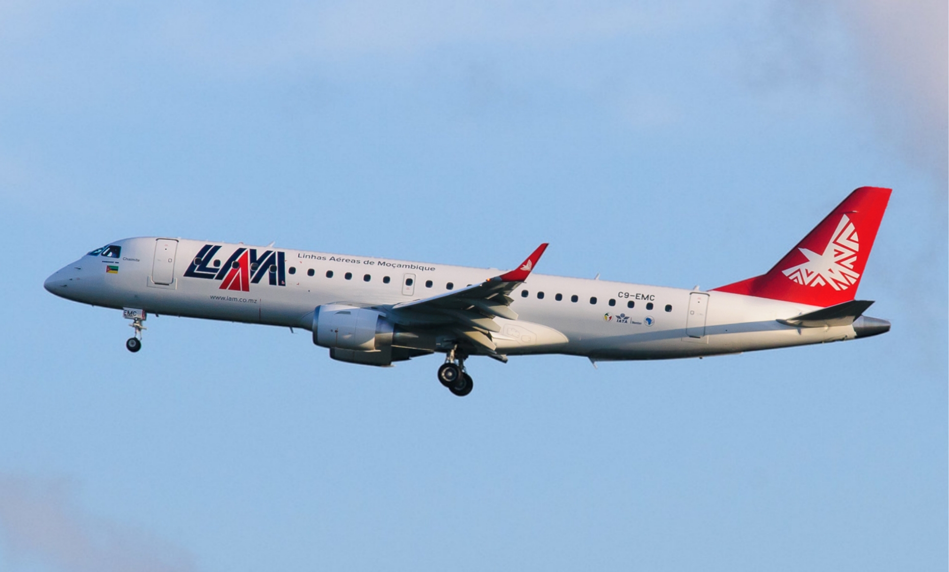 LAM Mozambique aircraft