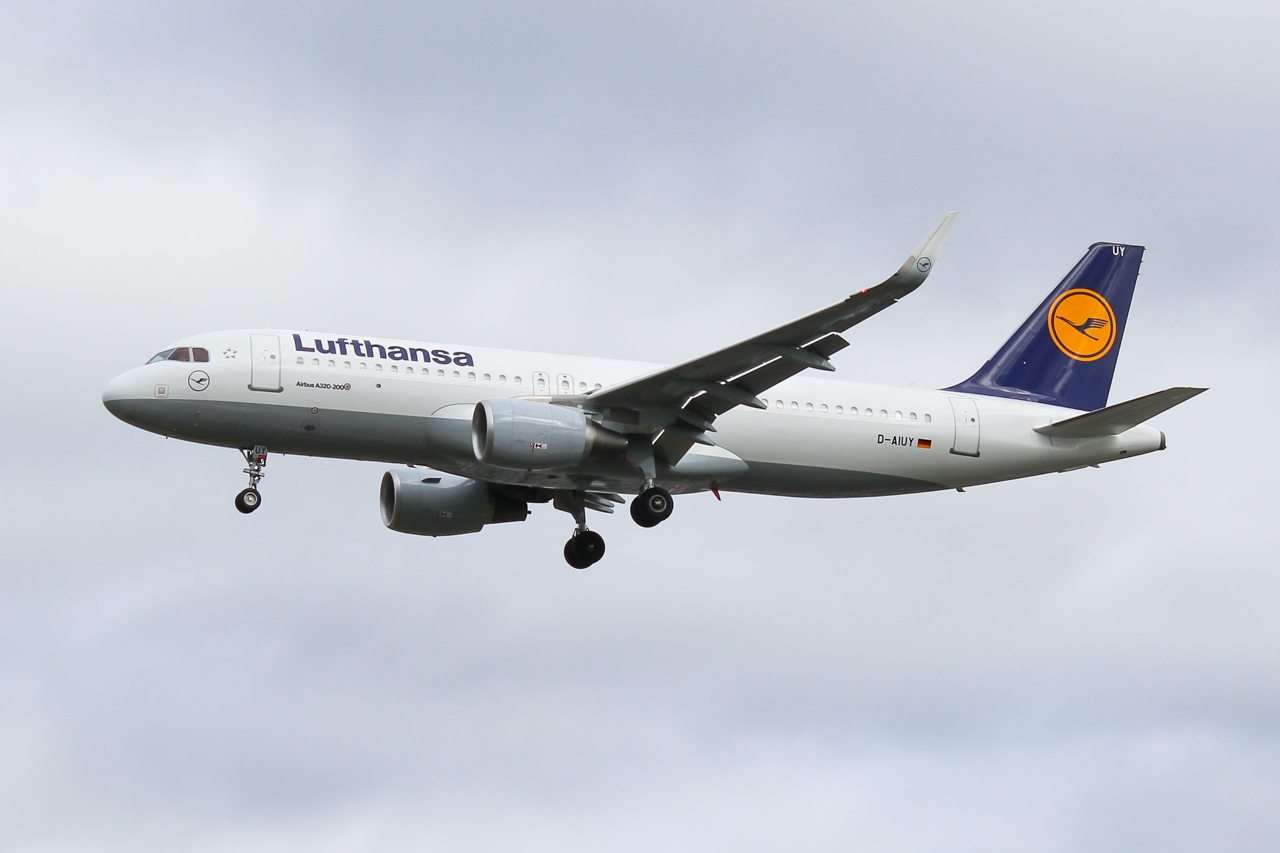 Lufthansa A320 in flight