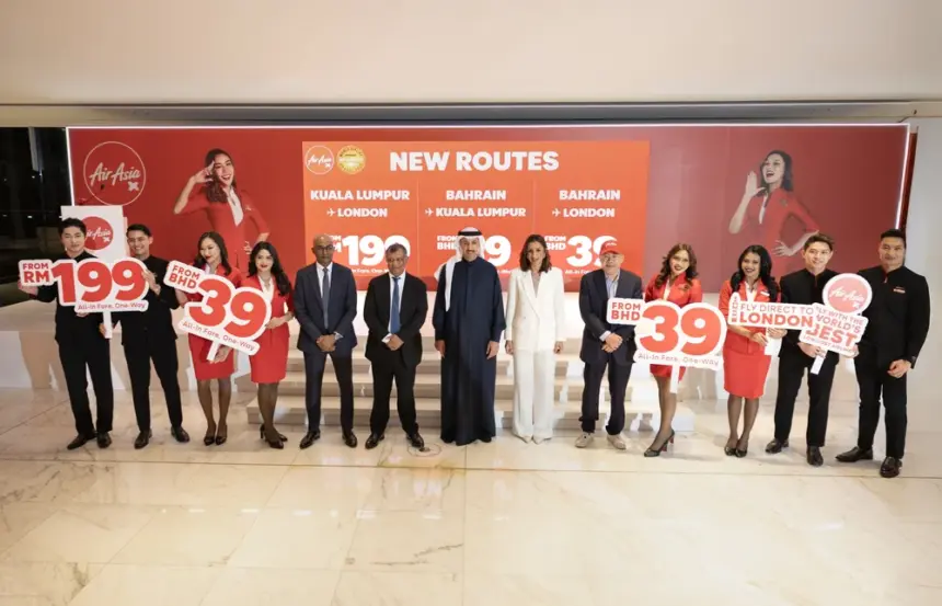 Bo Lingam, Group CEO of AirAsia X, and Tony Fernandes, Group CEO of Capital A, speaking during a route announcement.