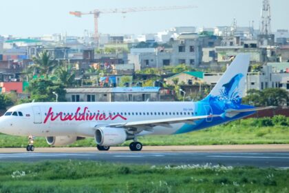 Maldivian - 8Q-IAN - Airbus A320-214 on runway