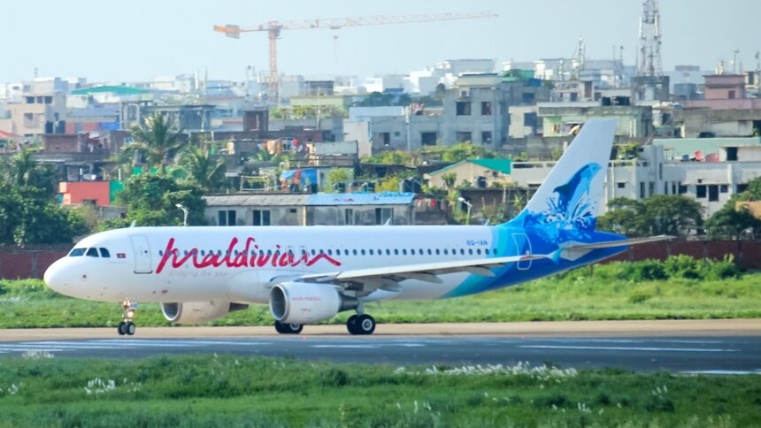 Maldivian - 8Q-IAN - Airbus A320-214 on runway