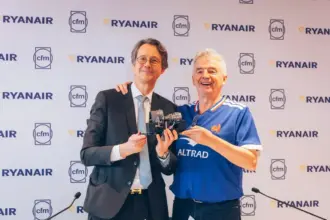 Michael O’Leary, CEO of Ryanair, and Olivier Andriès, CEO of Safran, sign CFM agreement