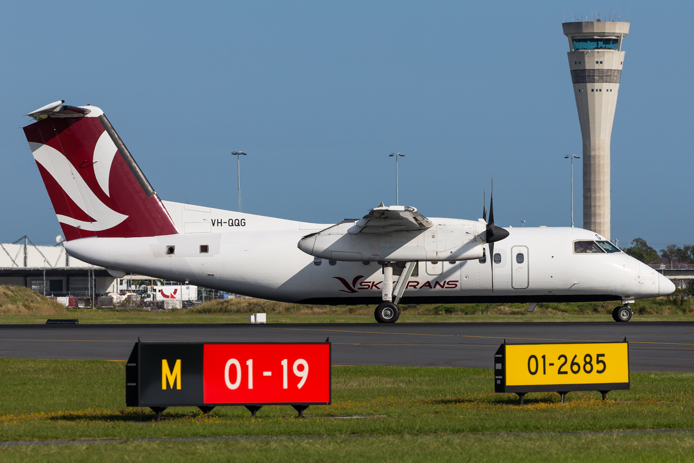 Skytrans Dash 8 at Brisbane Airport
